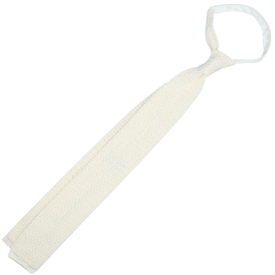 Crunchy Silk Knit Tie - White