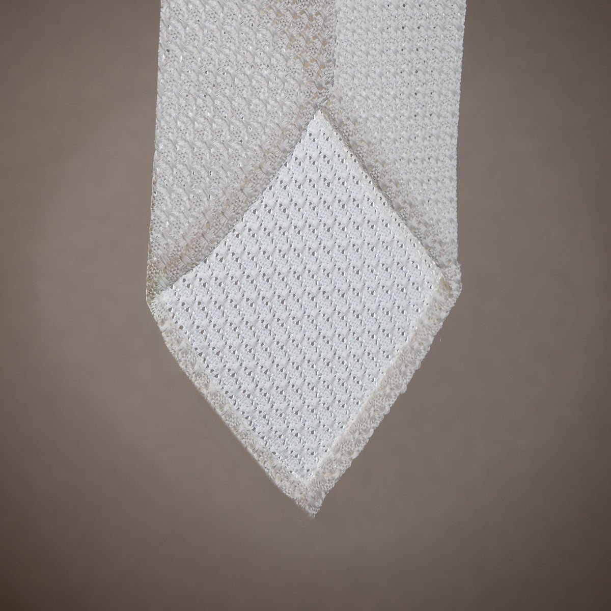 Grenadine / Garza Grossa Tie - White - Hand-Rolled