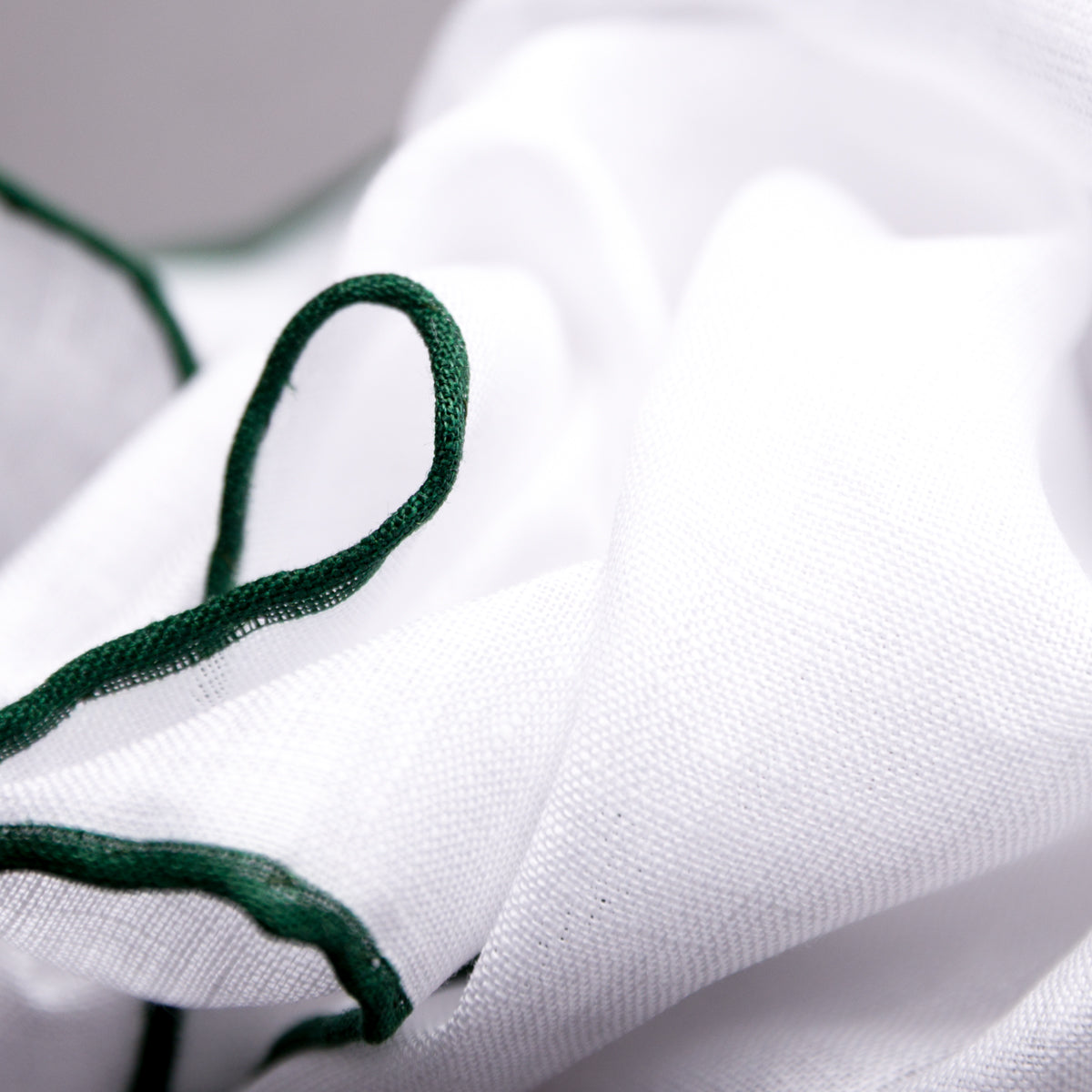 Irish Linen Shoestring Pocket Square - White / Forest Green