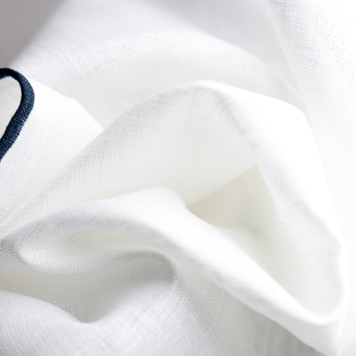 Irish Linen Shoestring Pocket Square - White / Navy