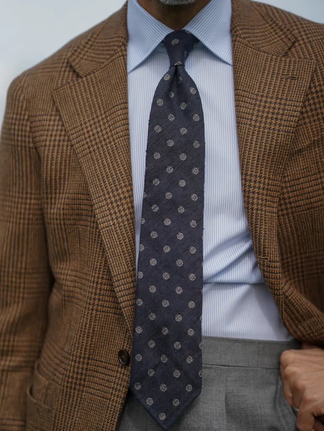 Shibumi-Flower Shantung Silk Tie - Navy - Hand-Rolled