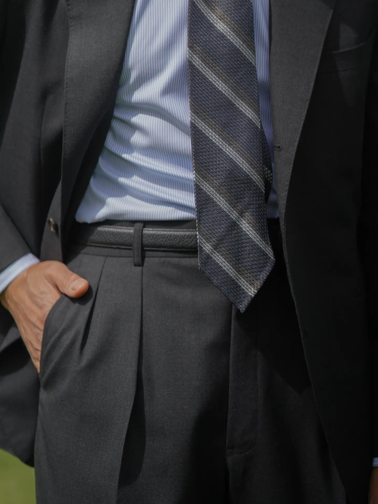 Striped Grossa Grenadine Silk Tie - Elephant / White / Taupe