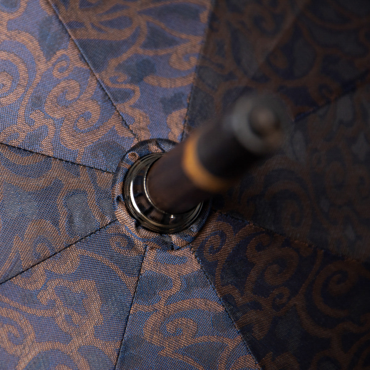 Shibumi x Mario Talarico Umbrella Navy Paisley - Chestnut